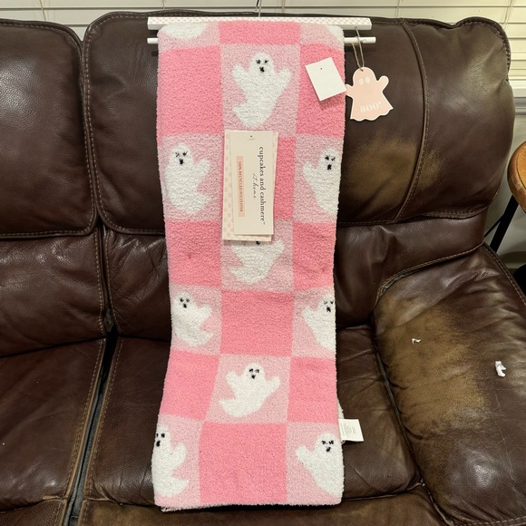 Cupcakes and Cashmere Pink Checkered Ghost Blanket - Viral Halloween Throw - Picture 2 of 8